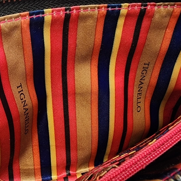 Tignanello Black and Tan Pebbled Leather Wristlet EUC - Picture 17 of 17